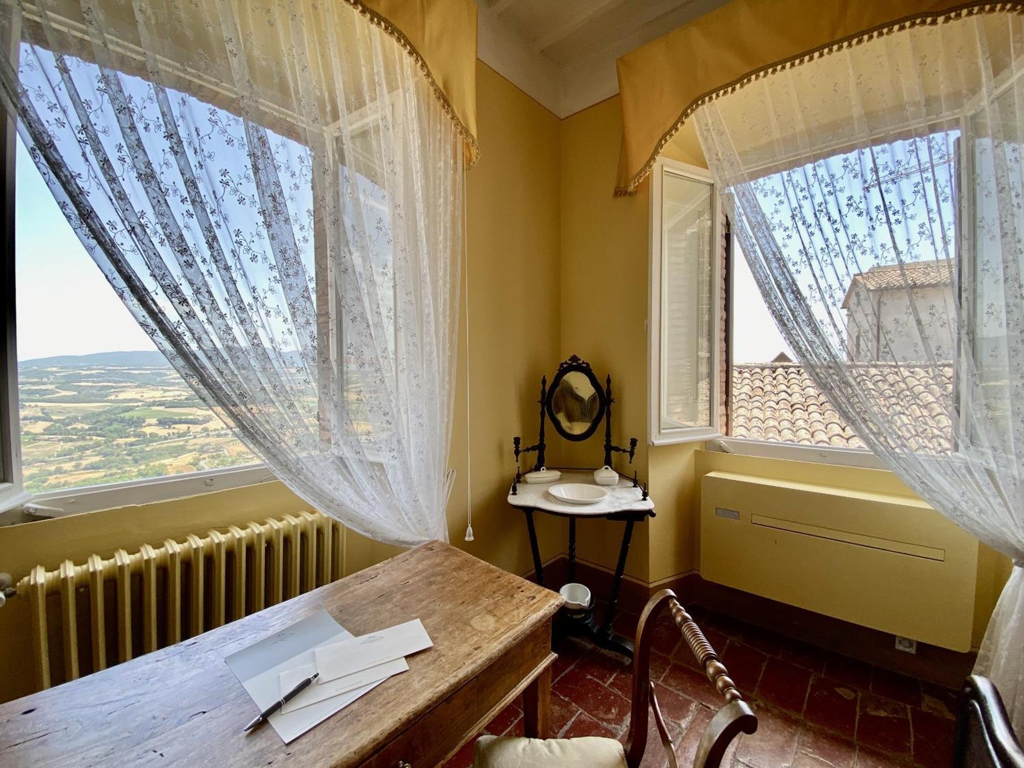 Residenza D'Epoca San Lorenzo Tre Тоди Номер фото